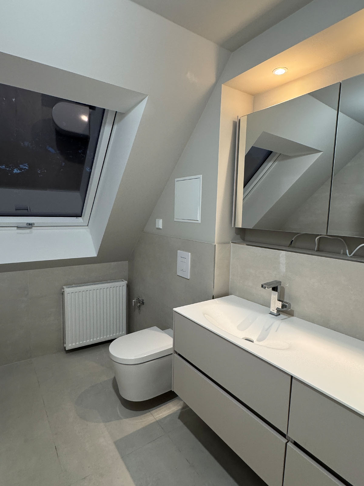 Neues Bad im Dachgeschoss, Feuerbachstraße Berlin (PLZ 12163)